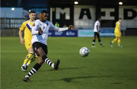  ??  ?? Maidenhead striker Nathan Blissett in action for the club against Altrincham on Saturday. Photo: Darren Woolley.