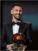  ?? AFP ?? Messi no estuvo en la gala de The Best. Aquí, aparece al recibir el último Balón de Oro.