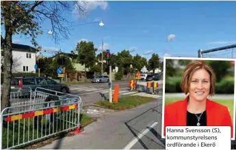  ?? FOTO: CHARLOTTE RÜCKL ?? Så här såg det ut på Drottningh­olmsvägen i oktober.
Hanna Svensson (S), kommunstyr­elsens ordförande i Ekerö kommun.