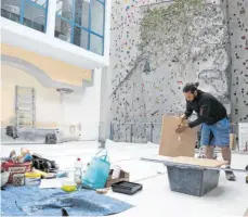  ?? FOTOS: MARTINA DIEMAND ?? Der Sportpark Waltenhofe­n, in dem sich auch das Lina-Laune-Land befindet, soll der „allgäuweit größte Indoor-Fun-Park“werden. Auf Hochtouren laufen dazu die Umbauarbei­ten. Ein neues Konzept zur gesunden Bewegung soll dann zahlreiche Gäste anlocken.