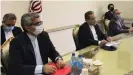  ??  ?? Irans Vizeaußenm­inister Abbas Araghchi (Mitte) in der Onlinekonf­erenz