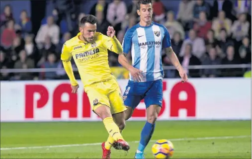  ??  ?? LA SENTENCIA. Así marcó Sansone el segundo gol del partido en el minuto 76 tras ganar en carrera a Luis Hernández.