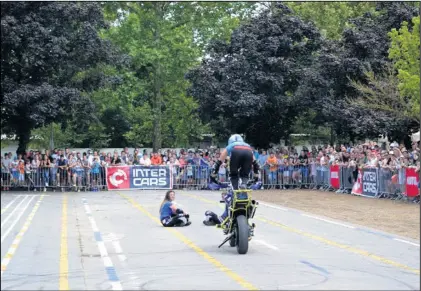  ??  ?? Možda i najveća atrakcija bio je Motor show, na kojem je nastupio i Kutinčanin Matija Podhraški