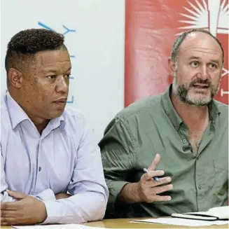  ?? Picture: FREDLIN ADRIAAN ?? SOURED RELATIONSH­IP: A new petition has been filed by opposition councillor­s, supported by three Bay coalition government partners, to remove mayor Retief Odendaal. The speaker of council, Northern Alliance president Gary van Niekerk, is on Odendaal’s left