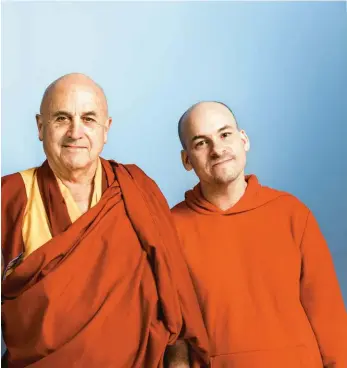  ??  ?? Christophe André est psychiatre, auteur de plusieurs succès de librairie, dont Méditer jour après jour (L’Iconoclast­e). Il a contribué à introduire la pratique de la méditation à l’hôpital.Matthieu Ricard est moine bouddhiste, interprète du dalaï-lama. Il vit au Népal et se consacre à différente­s réalisatio­ns humanitair­es. Il est l’auteur de best-sellers, tel Plaidoyer pour l’altruisme (Pocket, “Évolution”).Alexandre Jollien est philosophe et auteur de nombreux essais qui, tous, ont rencontré une grande audience. Dernier en date : La Sagesse espiègle (Gallimard), dans lequel il revient sur sa douloureus­e expérience de l’addiction.