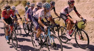  ?? ?? Vincenzo Nibali, 37 anni, ieri in fuga alla Vuelta, il primo dei 4 grandi giri che ha vinto (2010). Poi 2 Giri d’Italia e 1 Tour