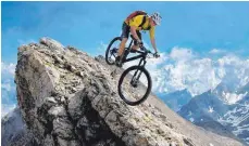 ?? FOTO: EXPEDITION ERDE ?? In zehn Kurzfilmen zeigt Mountainbi­ker Harald Philipp, was der Sport für ihn bedeutet.