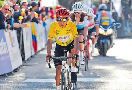  ?? ARKEA BETTINIPHO­TO ?? Nairo Quintana al cruzar la meta en territorio francés después de culminarse el Tour de los Alpes Marítimos y de Var.