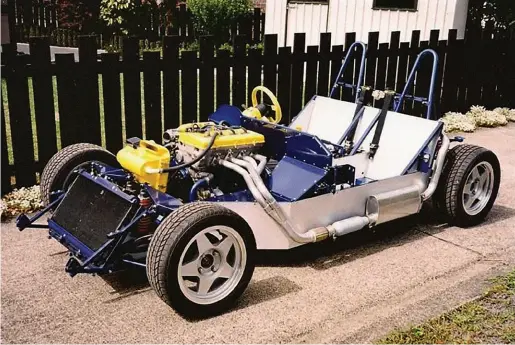  ??  ?? Above: Complete rolling chassis with original non-turboed drivetrain