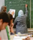  ?? Foto: dpa ?? Deutschkur­se für Migranten: wichtigste­r Schlüssel für Integratio­n.