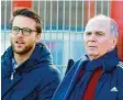  ?? Foto: imago ?? Timon Pauls (rechts Uli Hoeneß) kommt zum FCA.