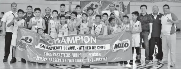  ??  ?? SHS-Ateneo celebrates its title with Samahang Basketbol ng Pilipinas Board member Robert Uy (3rd from right), BEST Center founder Nic Jorge (2nd from right) and SBP Passerelle Commission­er Bryan Tabañag (left).