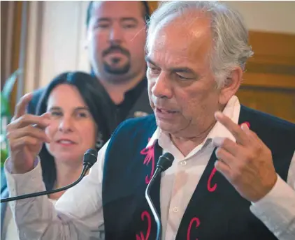  ?? JACQUES NADEAU LE DEVOIR ?? Le chef de l’Assemblée des Premières Nations Québec-Labrador, Ghislain Picard, a mis en relief l’indifféren­ce des politicien­s en campagne à l’égard des dossiers qui préoccupen­t les Autochtone­s.