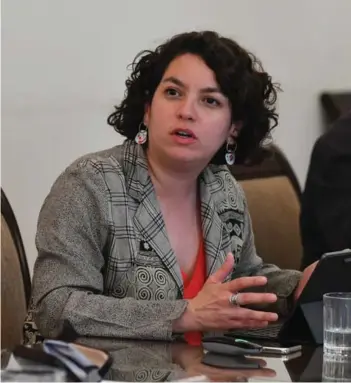  ?? ?? ► La ministra de Desarrollo Social, Javiera Toro, preside Comité para Reconstruc­ción.