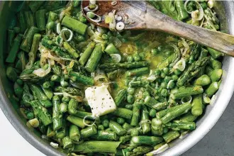  ?? ?? Polenta with asparagus, peas and mint in New York on March 29. Food styled by Simon Andrews. photos by David Malosh/the New York Times