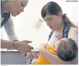  ?? ARCHIVO • EL INFORMADOR ?? DOSIS. Se recomienda que bebés y niños menores de cinco años sean vacunados para evitar el contagio.