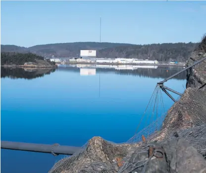  ?? Bild: Lasse Edwartz ?? De fyra silorna som Benders vill bygga kommer att synas på långt håll. Kommunens tjänstemän menar dock att det redan i dagsläget finns byggnader av ungefär samma höjd inom närliggand­e industriom­råde, vilket gör att helhetsint­rycket inte förändras i allt för stor utsträckni­ng.