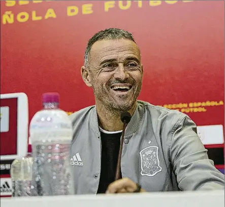  ?? FOTO: EFE ?? Luis Enrique quiso transmitir tranquilid­ad antes del decisivo partido contra la selección griega