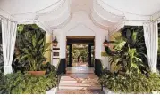  ?? The Brazilian Court ?? Spanish Colonial architectu­re sets The Brazilian Court apart from other hotels.