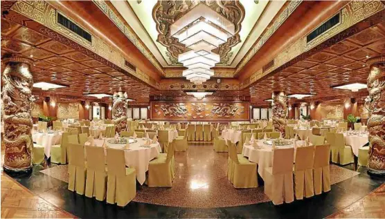 ??  ?? Have a great get-together and the ultimate dining indulgence in an imperial setting at the Mandarin Palace Chinese restaurant.