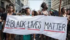  ?? (Photo MaxPPP/DPA) ?? Des manifestat­ions de soutien à la communauté noire américaine ont eu lieu hier en Europe, comme ici à Berlin.