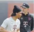  ?? FOTO: IMAGO ?? Thomas Tuchel (re.) wird gegen Köln unter anderem Leroy Sané schonen.