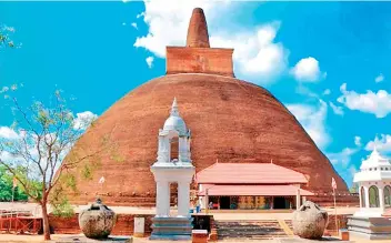  ?? ?? Abhayagiri Stupa in Anuradhapu­ra