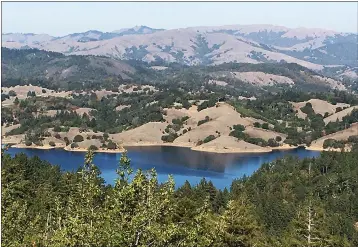  ?? PHOTO BY WENDY DRESKIN ?? The Rock Spring-Lagunitas Fire Road offers a view of Lake Bon Tempe.