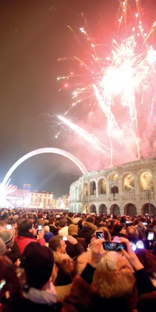  ??  ?? Maestri A sinistra Riccardo Muti, che ieri ha diretto il concerto di Vienna, a destra Chung ieri a Venezia