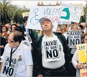  ?? XAVIER CERVERA / ARCHIVO ?? Una de las primeras protestas contra los recortes en Dependenci­a