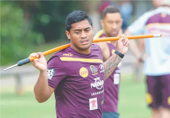  ?? Picture: ANNETTE DEW ?? Anthony Milford is the centre of unwanted attention as he prepares to play his former club Canberra tonight.