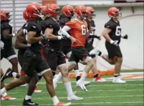  ?? TONY DEJAK — THE ASSOCIATED PRESS FILE ?? In this file photo, Cleveland Browns quarterbac­k Baker Mayfield (6) runs a drill during rookie minicamp at the NFL football team’s training camp facility in Berea, Ohio. A person familiar with the decision says the Browns will appear on HBO’s “Hard...