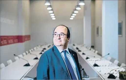  ?? XAVIER CERVERA ?? Miquel Iceta, el viernes por la tarde, en la nueva sede del PSC, en el barrio del Poblenou de Barcelona