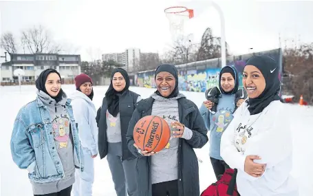  ?? R.J. JOHNSTON TORONTO STAR ?? Amreen Kadwa, from left, Rishada Majeed, Humaira Sedu, Fitriya Mohamed, Mehnaaz Bholat and Yasmin Said play for the Hijabi Ballers.