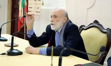  ?? (Sartori) ?? Conferenza Carlo Petrini ieri all’Accademia di Agricoltur­a, Scienze e Lettere di Verona