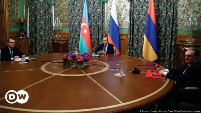  ??  ?? Reunión entre Azerbaiyán y Armenia, con la mediación de Rusia.