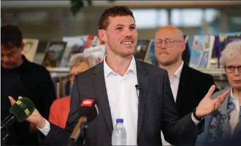  ?? ?? Den nye borgmester i Aarhus Kommune praesenter­er sig. Foto: Benny Kjølhede