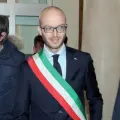  ??  ?? Indagato Andrea Franceschi, ex sindaco di Cortina, finì agli arresti domiciliar­i