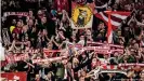  ??  ?? Die Fans des FC Bayern München - hier bei der Partie gegen Tottenham - haben sich in der Debatte schon positionie­rt