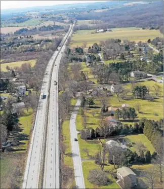  ?? PETE BANNAN — DIGITAL FIRST MEDIA ?? The western end of the Route 30 Coatesvill­e Downingtow­n Bypass. PennDOT is planning to reconstruc­t part of the Route 30 Bypass and widen the bypass to six lanes through the Coatesvill­e and Downingtow­n areas.