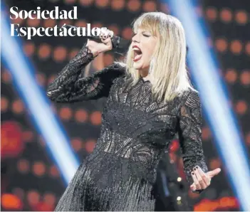  ?? FOTO: AP ?? ►► Swift en su único concierto de 2017, en febrero pasado .