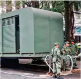  ?? ?? EMERGENCIA. Elementos del Ejército Mexicano instalaron en el Parque San Lorenzo dos plantas potabiliza­doras.