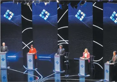  ?? AFP ?? DEBATE. Los tres candidatos con posibilida­des tienen ocho días para tratar de afinar sus estrategia­s.