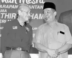  ??  ?? Prime Minister Tun Dr Mahathir Mohamad and Defence Minister, who is also Amanah president Mohamad Sabu (right) attend a gathering with Kelantan PH leaders yesterday. - Bernama photo