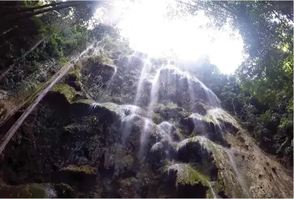  ?? SUNSTAR FOTO / NICKO TUBO ?? NATURAL WONDER. Tumalog Falls in Oslob, Cebu has become a side trip for local and foreign tourists who are visiting the town to see the whale sharks.