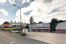  ??  ?? > The Magnet store in Stirchley is set to make way for a new Aldi