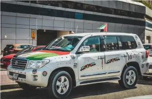  ?? Photo by Neeraj Murali ?? A 4X4 vehicle decorated with the UAE flag ahead of the 46th UAE National Day celebratio­ns. Motorists are allowed to decorate their vehicles from November 22 to December 6.—