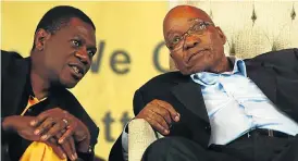  ?? Picture: MARIANNE SCHWANKHAR­T ?? DO THE RIGHT THING: Paul Mashatile has a private word with President Jacob Zuma at an ANC rally in 2011