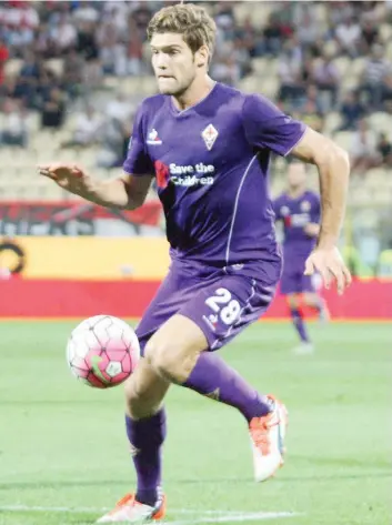  ??  ?? Marcos Alonso, 24 anni, nato a Madrid, uno dei tre rinnovi che la Fiorentina ha ufficiosam­ente confermato di voler chiudere