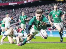  ?? De gauche à droite et de haut en bas, plusieurs de nos lauréats. Page de gauche : Sam Whitelock, Tadgh Furlong, Beauden Barrett, Garry Ringrose, Israel Folau et Jacob Stockdale.
Page de droite : Cian Healy, Brodie Retallick, Conor Murray, CJ Stander, Rie ?? Photos Icon Sport